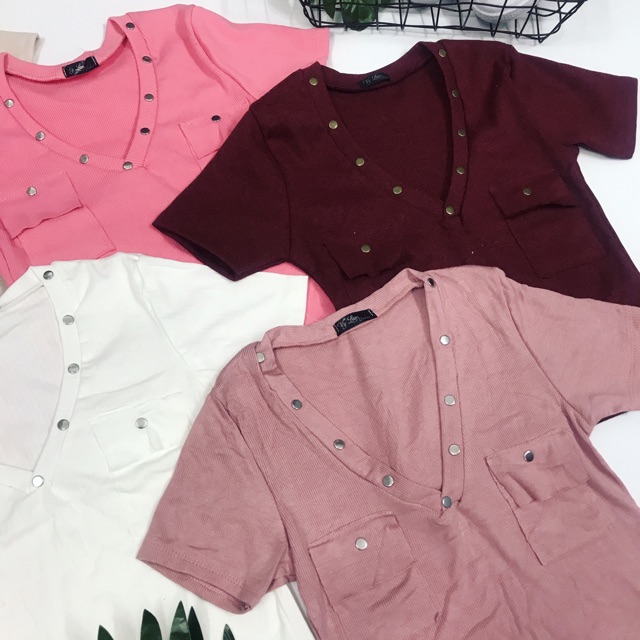 Áo thun croptop body cổ V đính nút túi giả ( hình thật ) | BigBuy360 - bigbuy360.vn