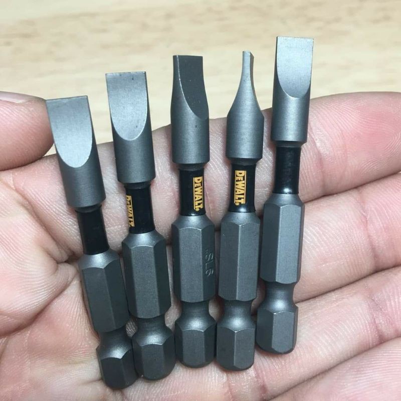 Một Mũi vít Dewalt Dài 5,2 cm Có Từ