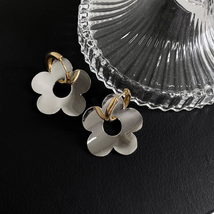 Khuyên Tai Kim Loại Cao Cấp Phong Cách Âu Mỹ ins Hình Hoa Tương Phản Cho Nữ