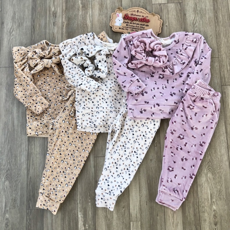 Bộ nỉ nhung BTWEEN bé gái xuất dư mềm mại màu hồng vàng