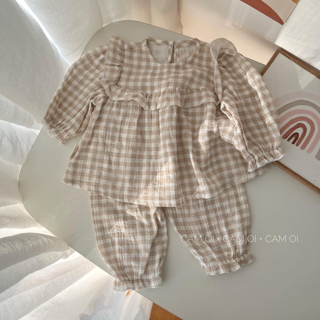 Bộ caro nâu nhạt viền bèo tay dài