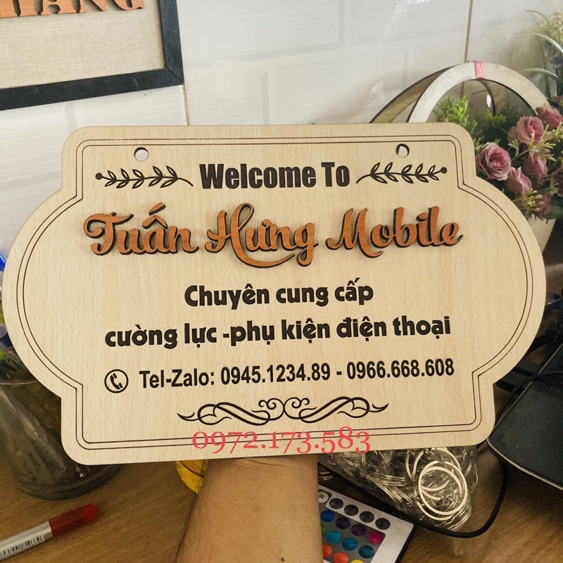 Bảng hiệu quảng cáo, bảng shop online bằng gỗ phù hợp để livestream, chụp hình sản phẩm kích thước nhỏ