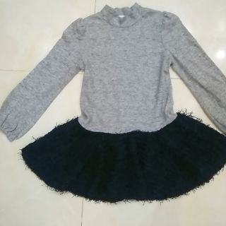 Váy len ghi chân bông xù