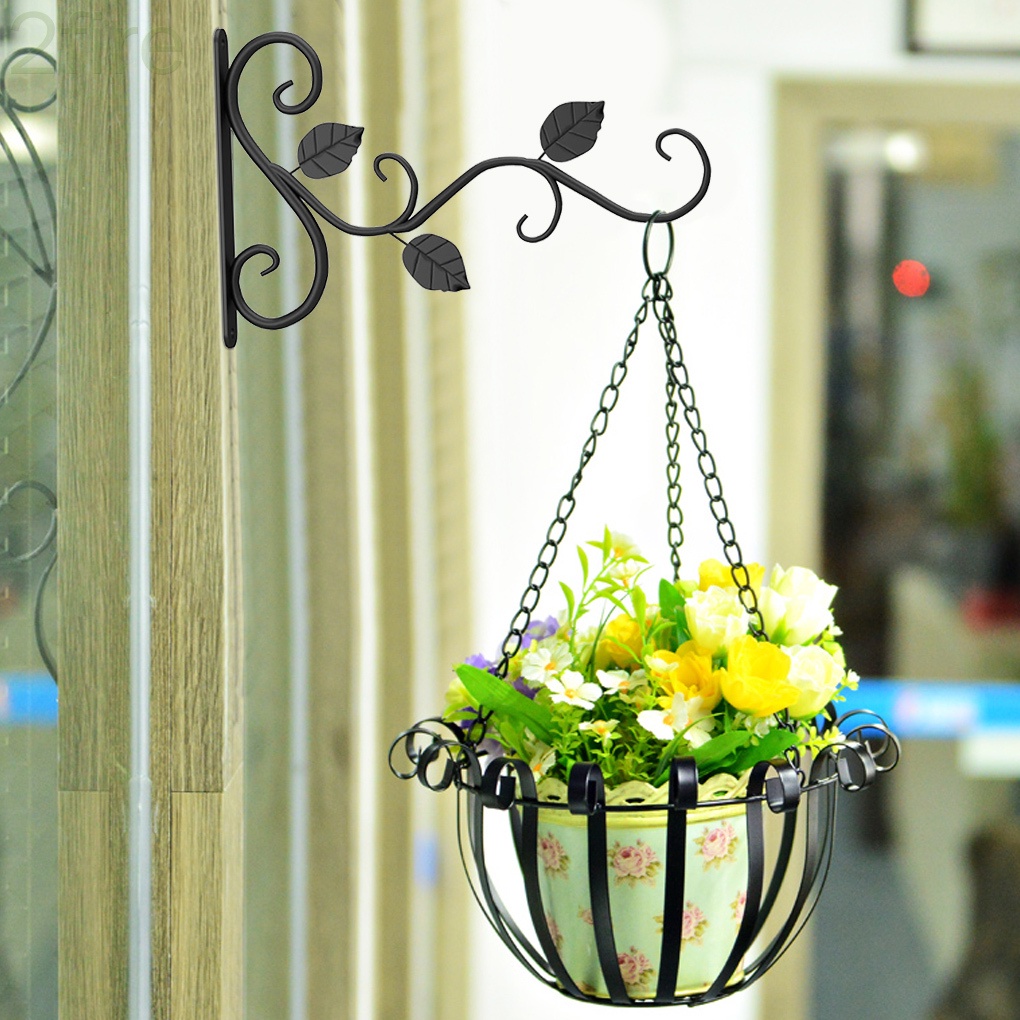 Giá đỡ chậu hoa gắn tường bằng sắt tiện dụng
