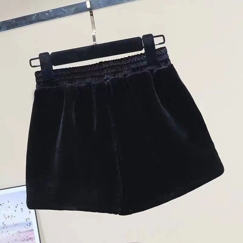 Quần Short Nhung Dày Dáng Rộng Lưng Cao Màu Đen Có Size Lớn Phong Cách Mới Mùa Thu Đông Dễ Phối Đồ Cho Nữ
