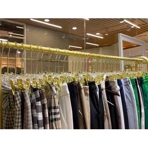 kẹp quần áo meka trong suốt đầu kẹp mạ vàng sang chảnh-chuyên dùng cho shop thời trang chụp hình, livestream