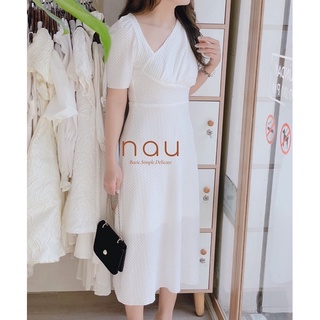 Đầm trắng cổ xéo dáng dài