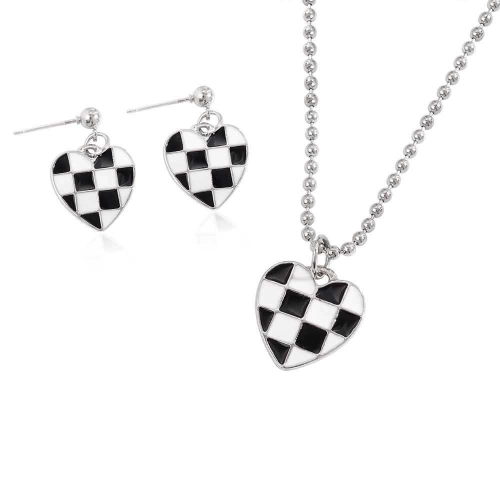 Bộ Vòng cổ + Bông Tai Hình Trái Tim Họa Tiết Bảng Đen Trắng Thời Trang