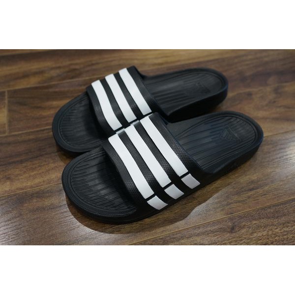 D117 - Dép Adidas Duramo Slide