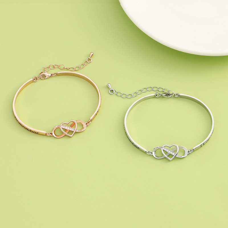 Vòng Tay Mặt Trái Tim Khắc Chữ Forever Love Đính Đá Thời Trang