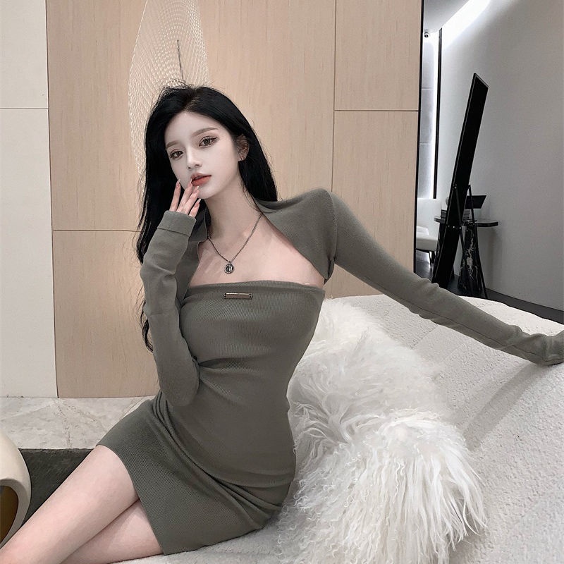 COZOK Bộ áo dáng rộng + đầm dệt kim hở vai thiết kế trẻ trung cho nữ