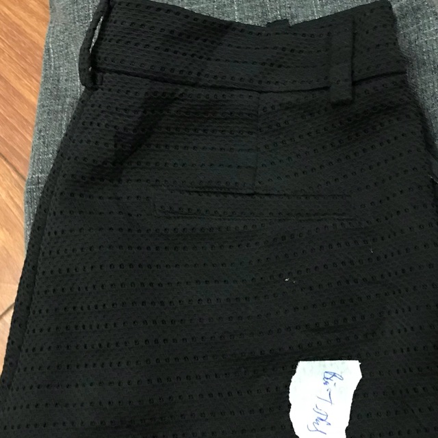 Quần short ren đen