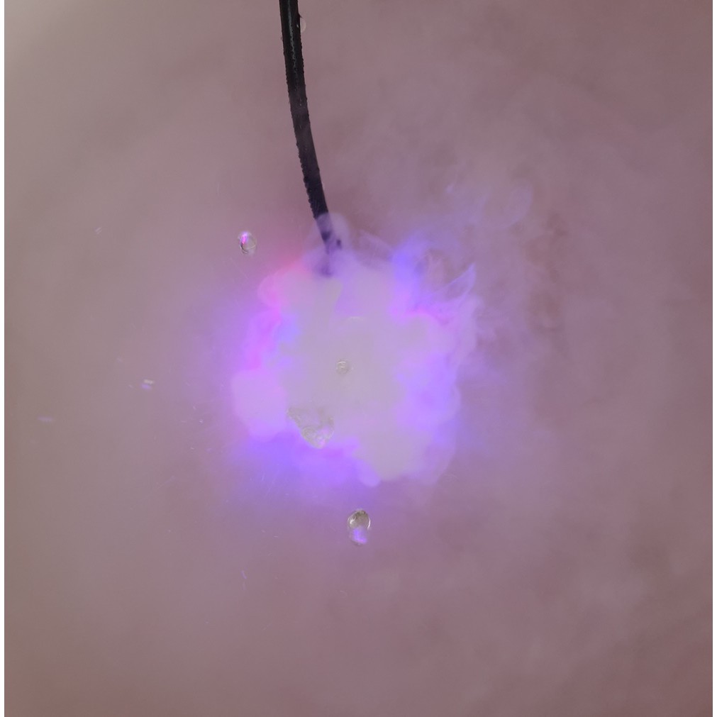 Máy tạo khói phun sương khung Inox, có kèm đèn led đổi màu và cục đổi nguồn