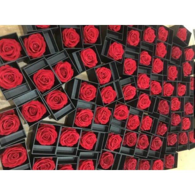Hộp quà hoa lụa đựng son phong cách hiện đại, mới mẻ - Hộp hoa hồng màu đỏ - LAVAHA SHOP