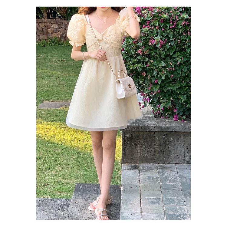 AMOI Đầm Công Chúa Ngắn Eo Cao Tay Phồng Màu Vàng Sữa Phong Cách Ngọt Ngào