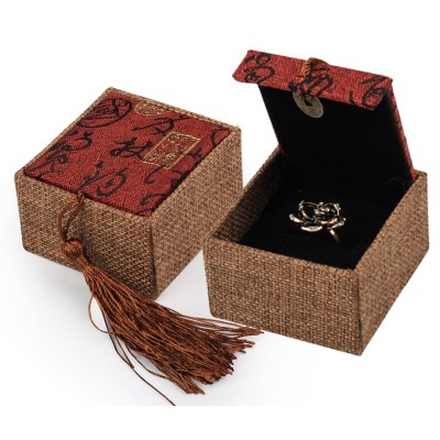 Hộp Nhẫn Chất Liệu Gấm Đẹp Màu Nhiều Màu Size 6.5x6x3.5cm