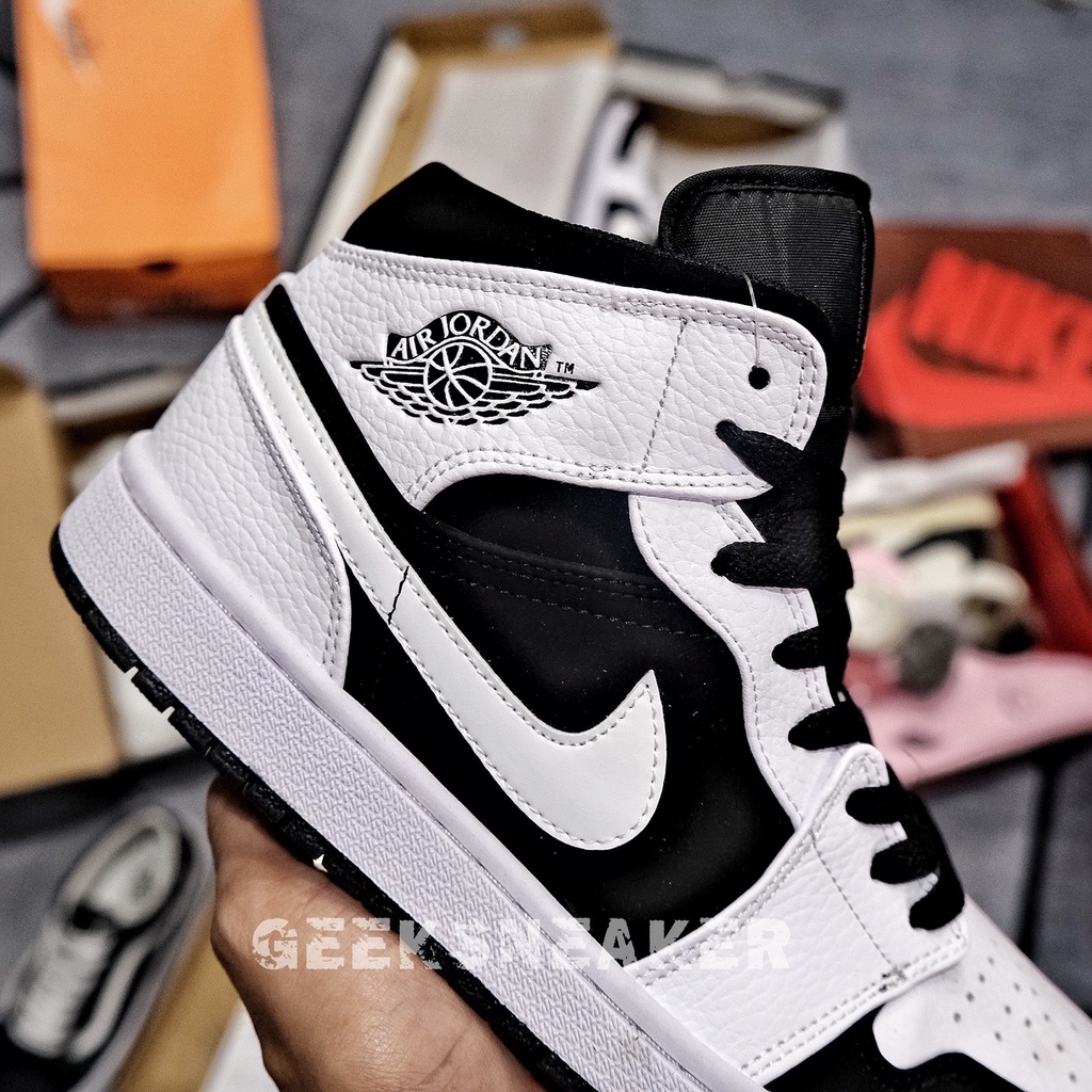 [GeekSneaker] Giày Sneaker Jordan 1 Mid Black White