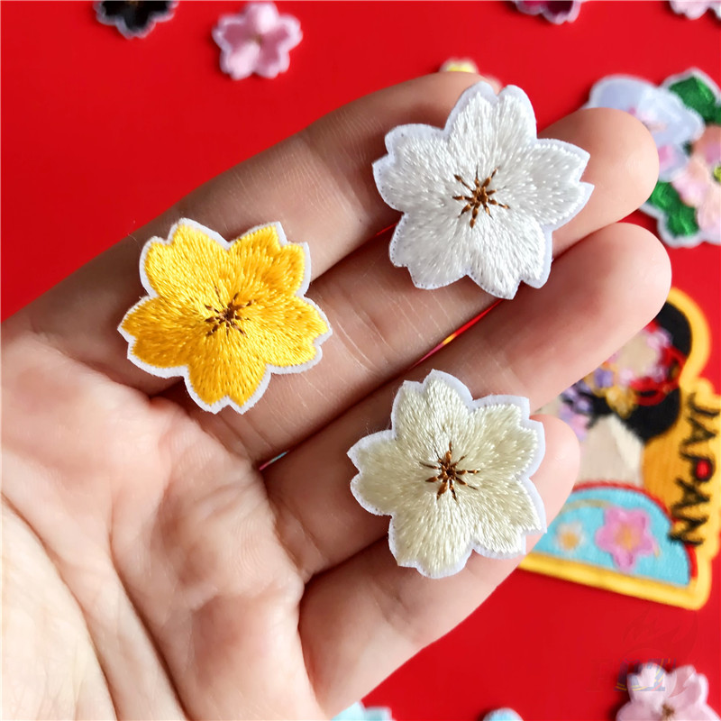 Huy Hiệu Ủi Áo Kiểu Dáng Kimono Dễ Thương