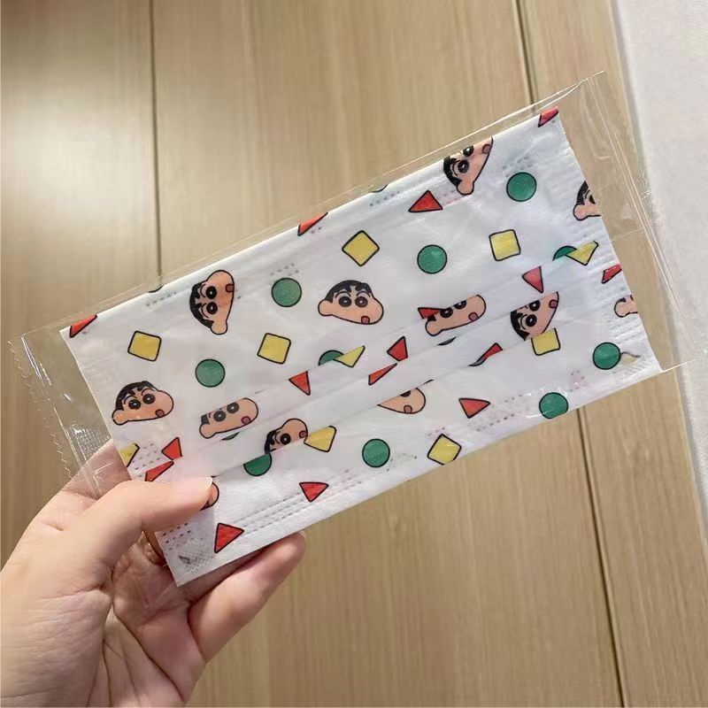 Set 10 / 20 / 30 / 40 / 50 Khẩu Trang 3 Lớp In Hình Cậu Bé Bút Chì Shin-chan Dễ Thương