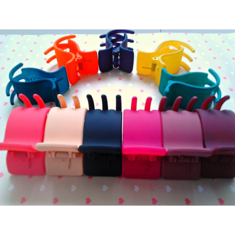 Kẹp tóc Càng Cua Nhựa Trơn Màu Đen