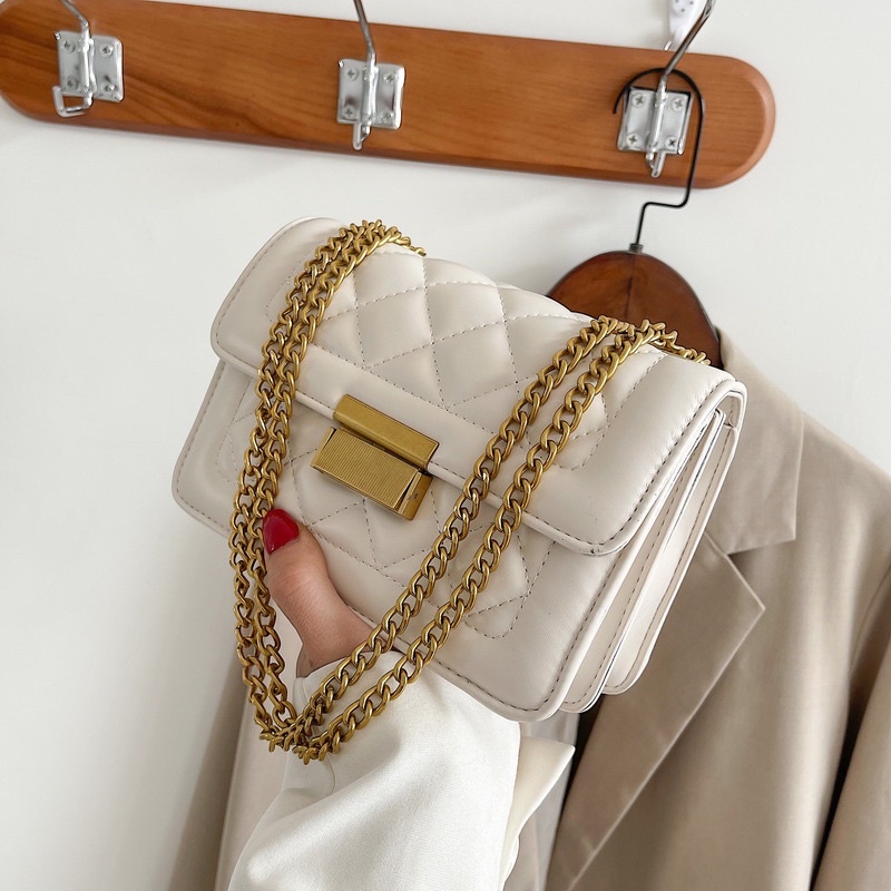 túi xách nữ đeo chéo dây xích da trần . BAG117
