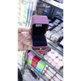 Hộp đựng nhẫn bằng da cao cấp