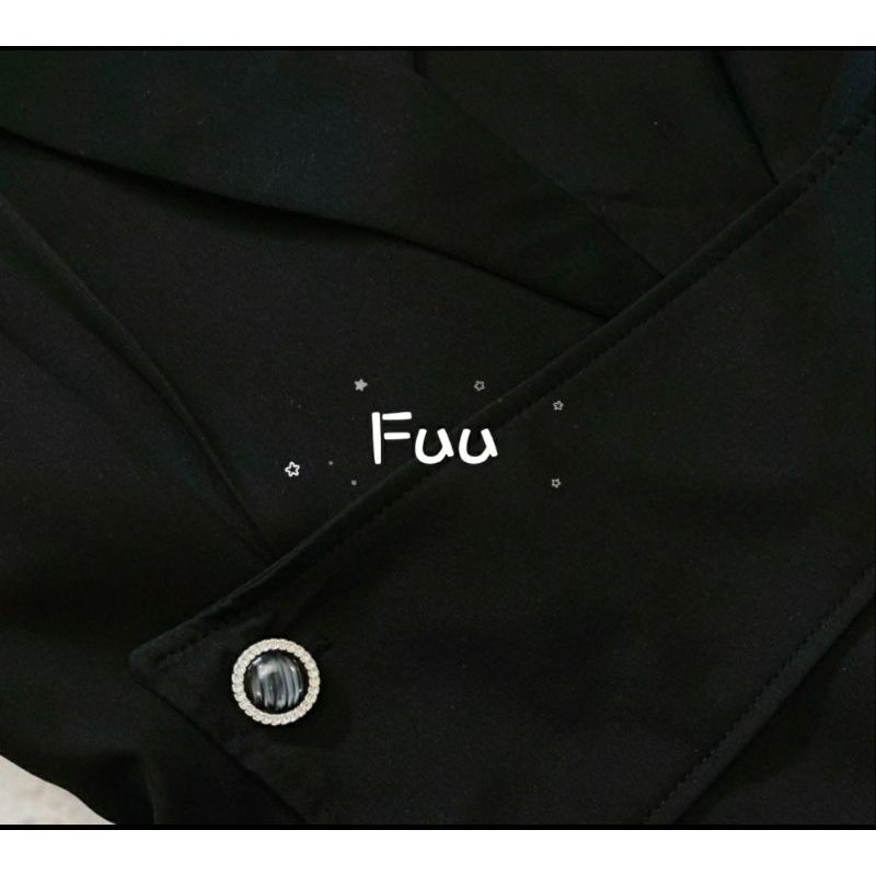 Đầm Đen Cổ Vest Dáng Dài Kèm Đai Xẻ Tà