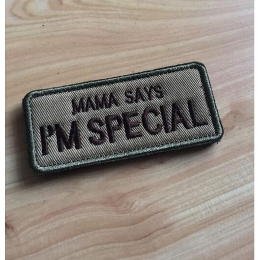 1 Miếng Vá Quần Áo Thêu Chữ Tiếng Anh / Nga / Vòng Tròn 9 * 4CM "MAMA SAYS I 'M SPECIAL"