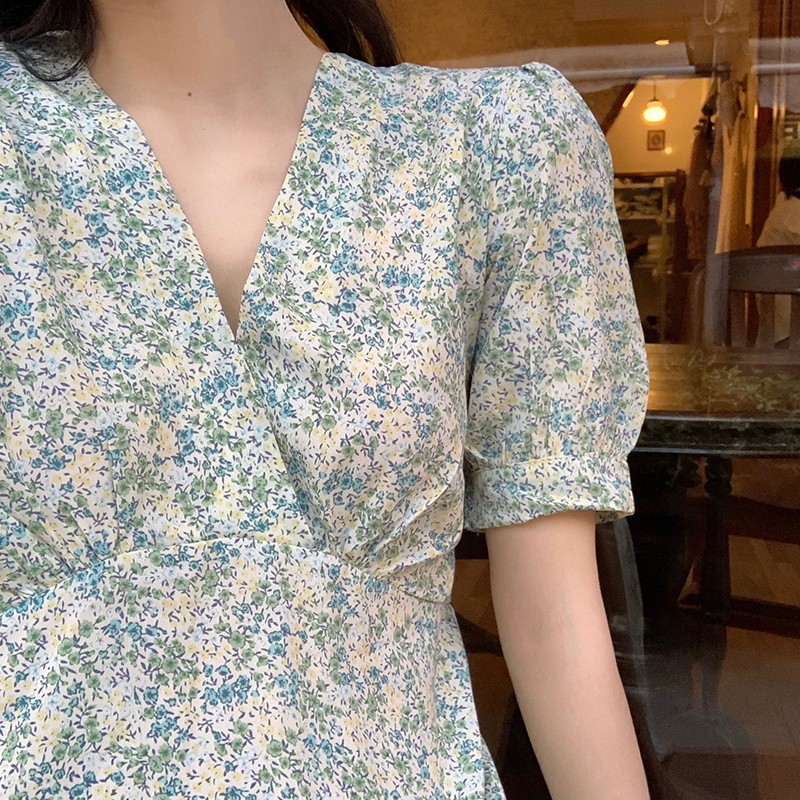 Váy hoa liti xanh pastel nhẹ nhàng cổ V xòe dài vintage Hàn Quốc