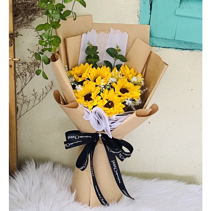 Bó hoa 7 bông hướng dương sáp tặng quà lễ tốt nghiệp