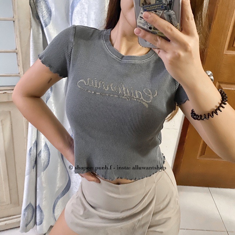 Áo Croptop in hình cuốn biên F21 VNX