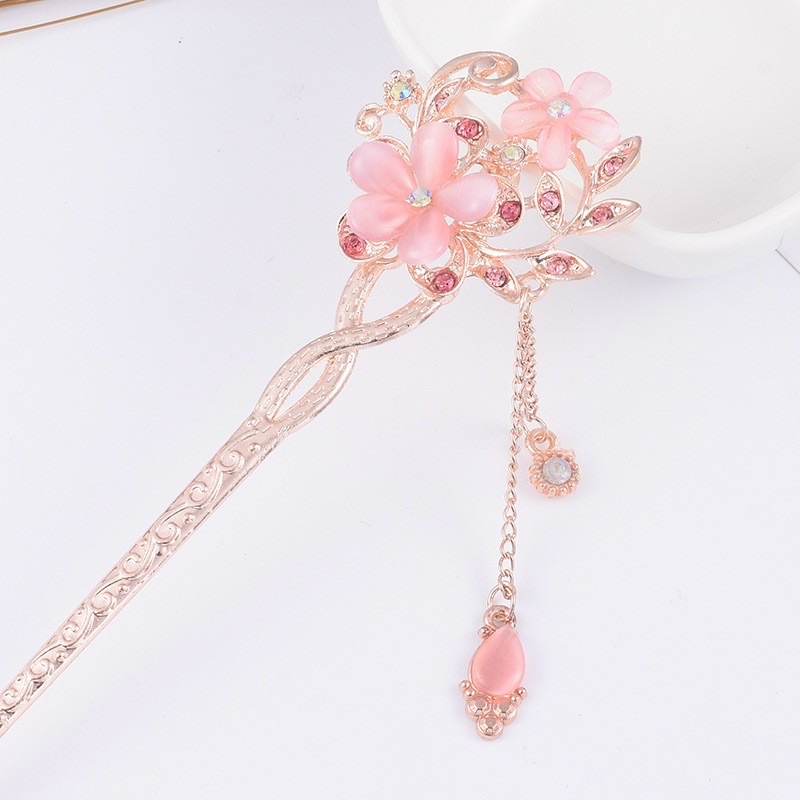 TRÂM CÀI TÓC ĐÍNH ĐÁ HÌNH HOA PHONG CÁCH CỔ ĐIỂN.TN