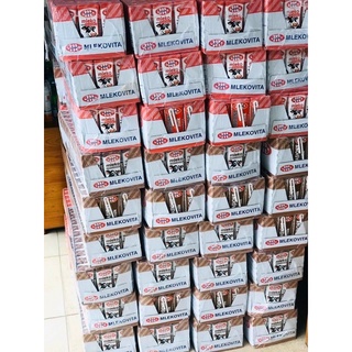 1 Thùng 30 hộp 200ml Sữa tươi Ba Lan Dâu, socola Date 9/2023