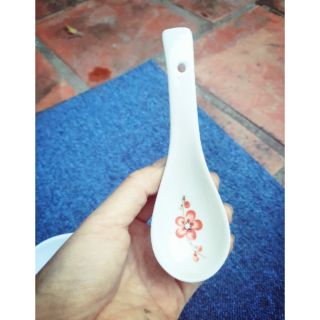 Thìa sứ men kem vẽ hoa đào Bát tràng