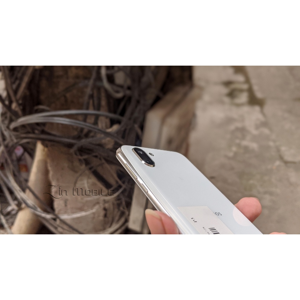 Điện thoại Sharp Aquos R2 màn hình 2K 120Ghz, chip Snapdragon 845 Ram 4Gb