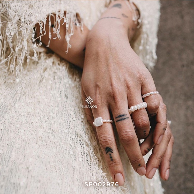 Nhẫn Ngọc Trai Nhân Tạo Eleanor Thiết Kế Mặt Vuông Vintage Nữ Tính SP002976