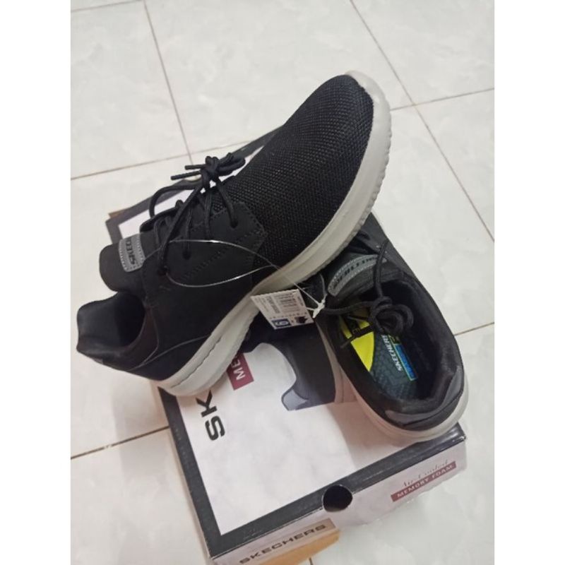 Giày Sneaker chính hãng