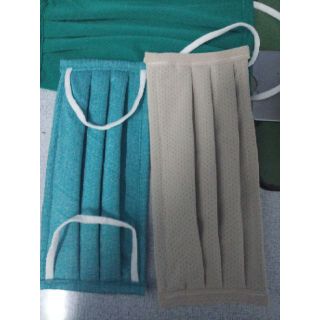 10 khẩu trang vải thun.