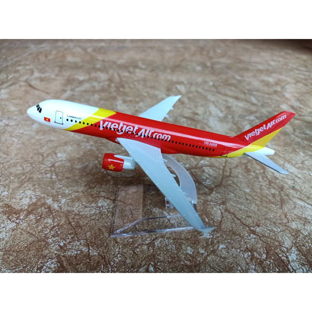 MÔ HÌNH MÁY BAY VIETJET AIR 16 CM