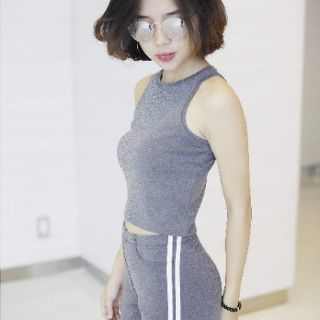 Quần Legging Xám 2 Sọc Trắng #AGE2X