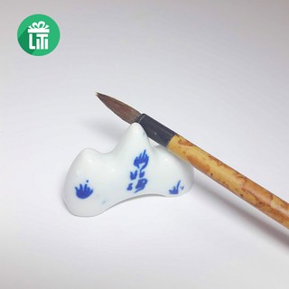Đế gác cọ (gác bút) thư pháp, bằng sứ có hoa văn