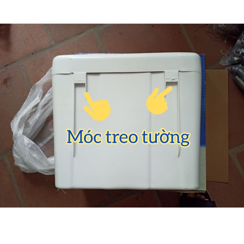 Két nước , bồn cầu , nhà vệ sinh treo tường bằng nhựa