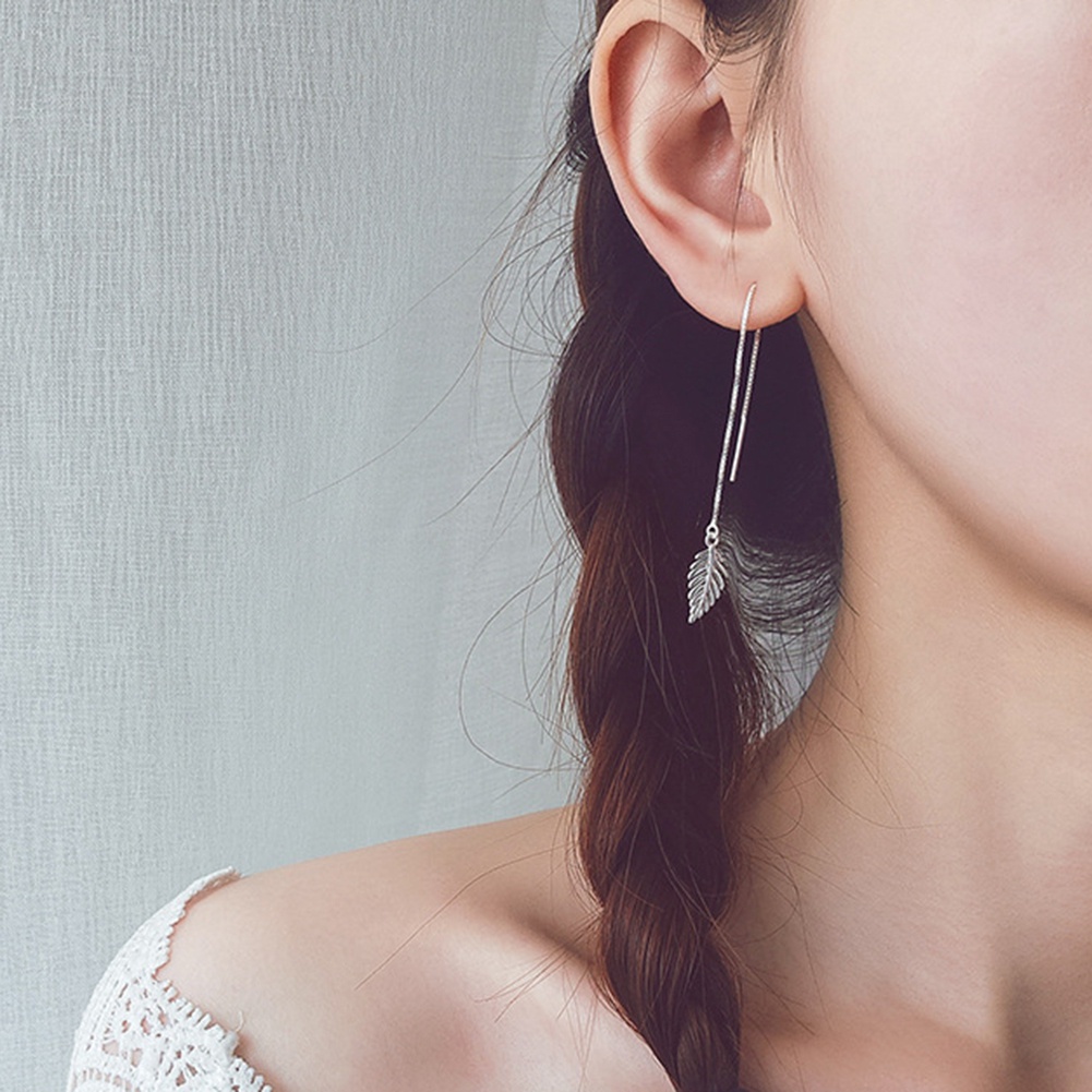 Đôi bông tai dáng rơi họa tiết chiếc lá xinh xắn cho nữ