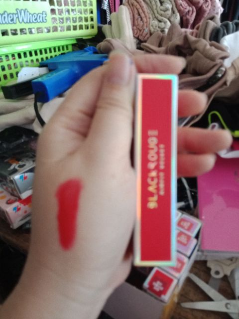 Son kem lì Black Rouge màu A01 - đỏ dâu