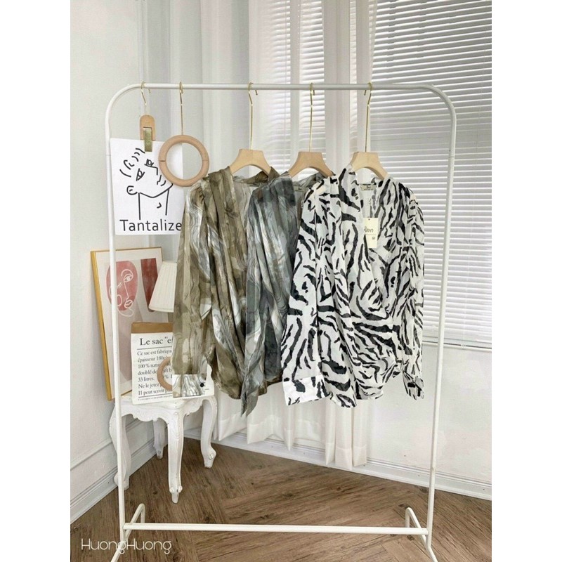 [Mã Freeship 0đ-FASHIONHOT19 giảm 10k đơn 0đ] Áo sơ mi lụa loang cổ đổ | BigBuy360 - bigbuy360.vn