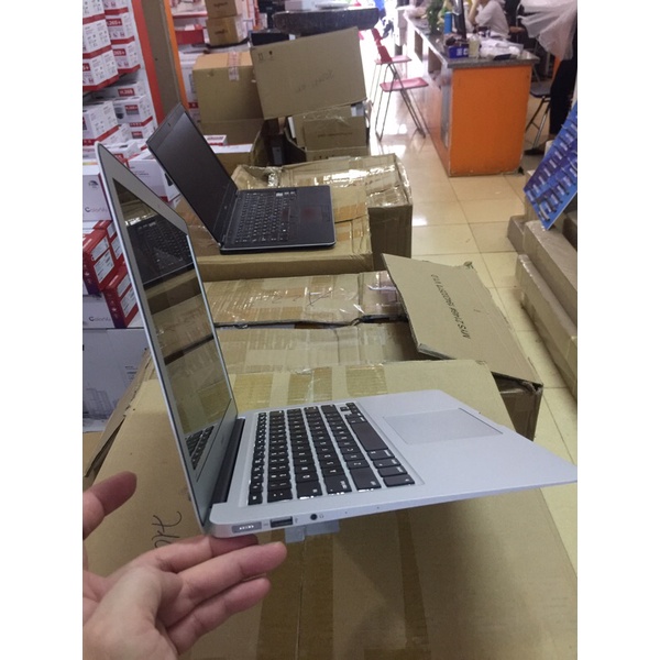 Máy tính xách tay Macbook Air Core i5 1.8GHz, RAM 4GB, SSD 128GB | BigBuy360 - bigbuy360.vn