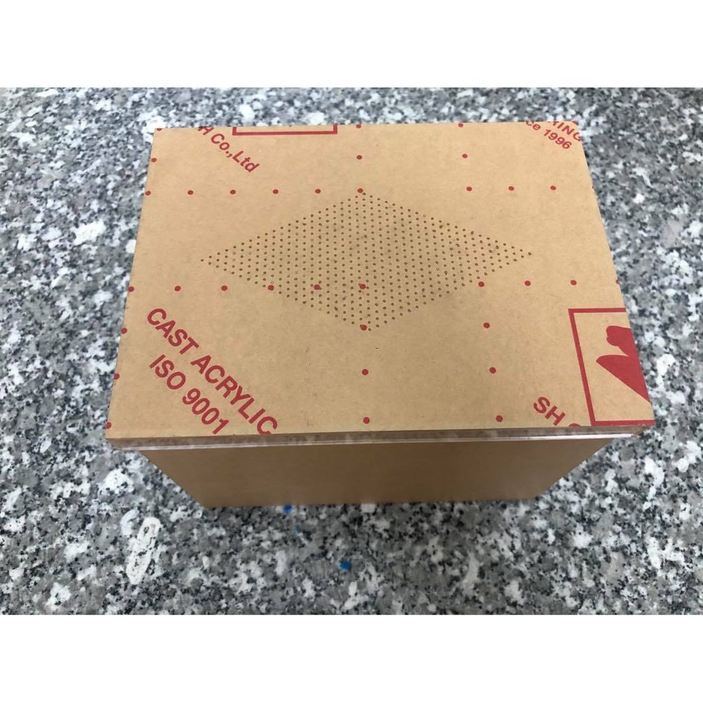 Hộp nuôi nhện, bọ cạp, rết,.... kt 20-15-15cm mẫu dán