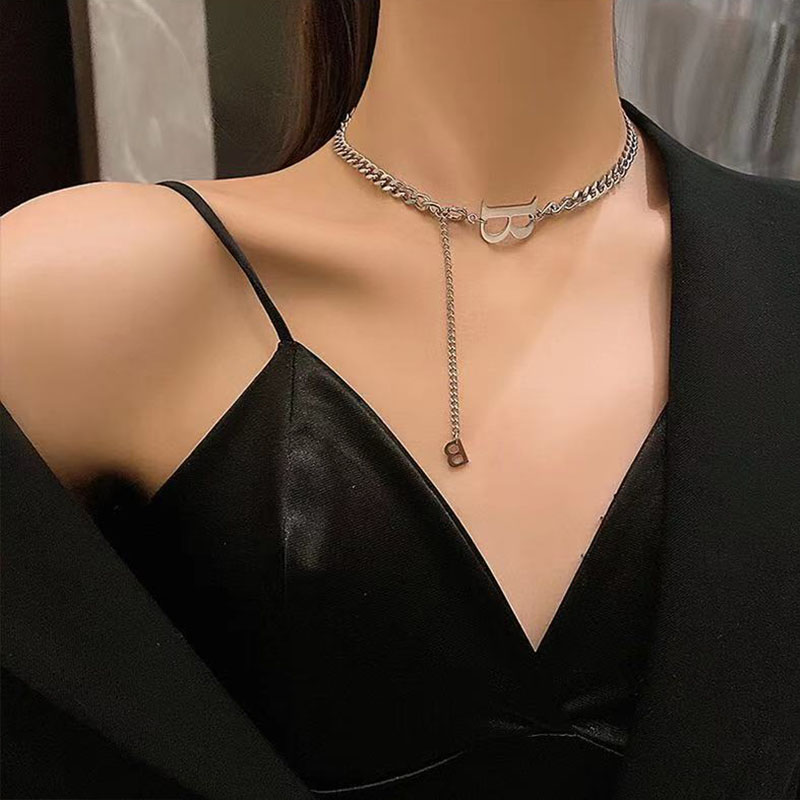 Vòng Cổ Choker Mặt Chữ B Thời Trang Cá Tính Cho Nữ