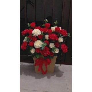 giỏ hoa  mix lá siêu đẹp như hình