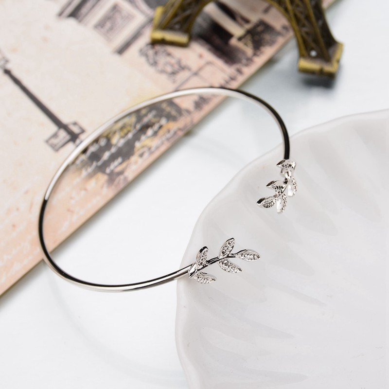 Vòng Đeo Tay Hình Chiếc Lá Thời Trang Dành Cho Nữ | BigBuy360 - bigbuy360.vn